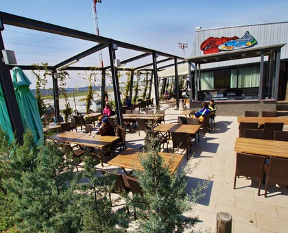 JAVNO ZBIRANJE PONUDB ZA ODDAJO GOSTINSKEGA LOKALA V NAJEM